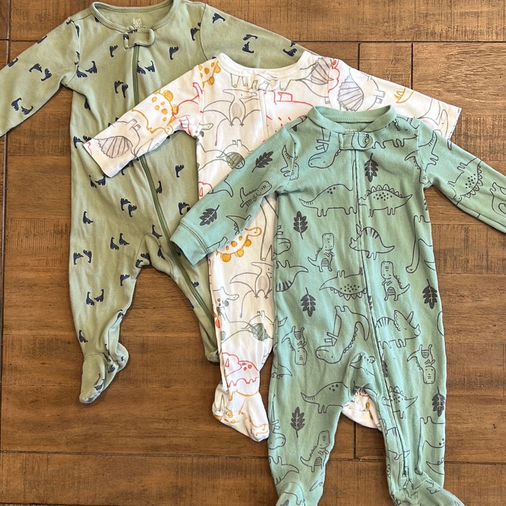 CARTER’S Set of 3 Dinosaur Footies